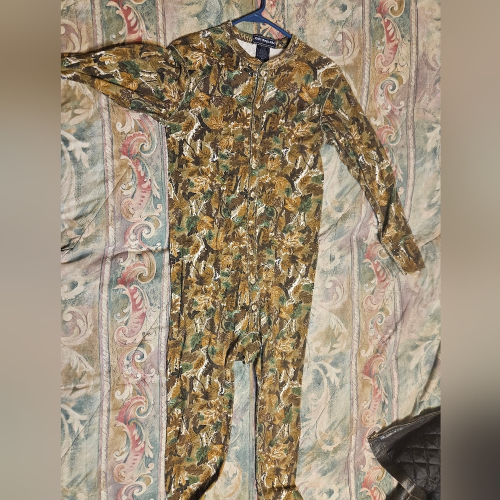 Men's insulated long handle Camoflauge Union Suit Underwear fits like a small